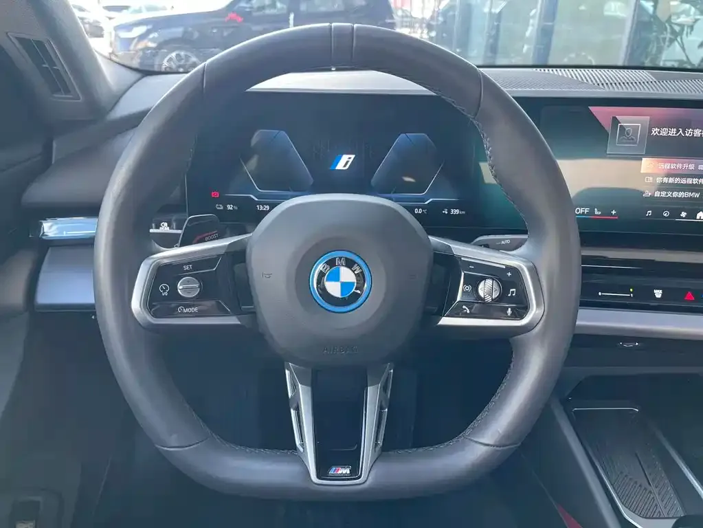 BMW i5 — фото 6