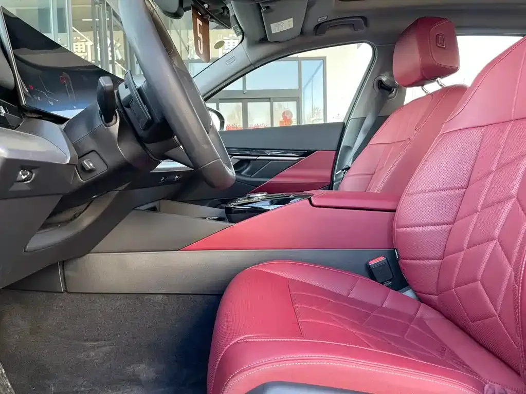 BMW i5 — фото 2