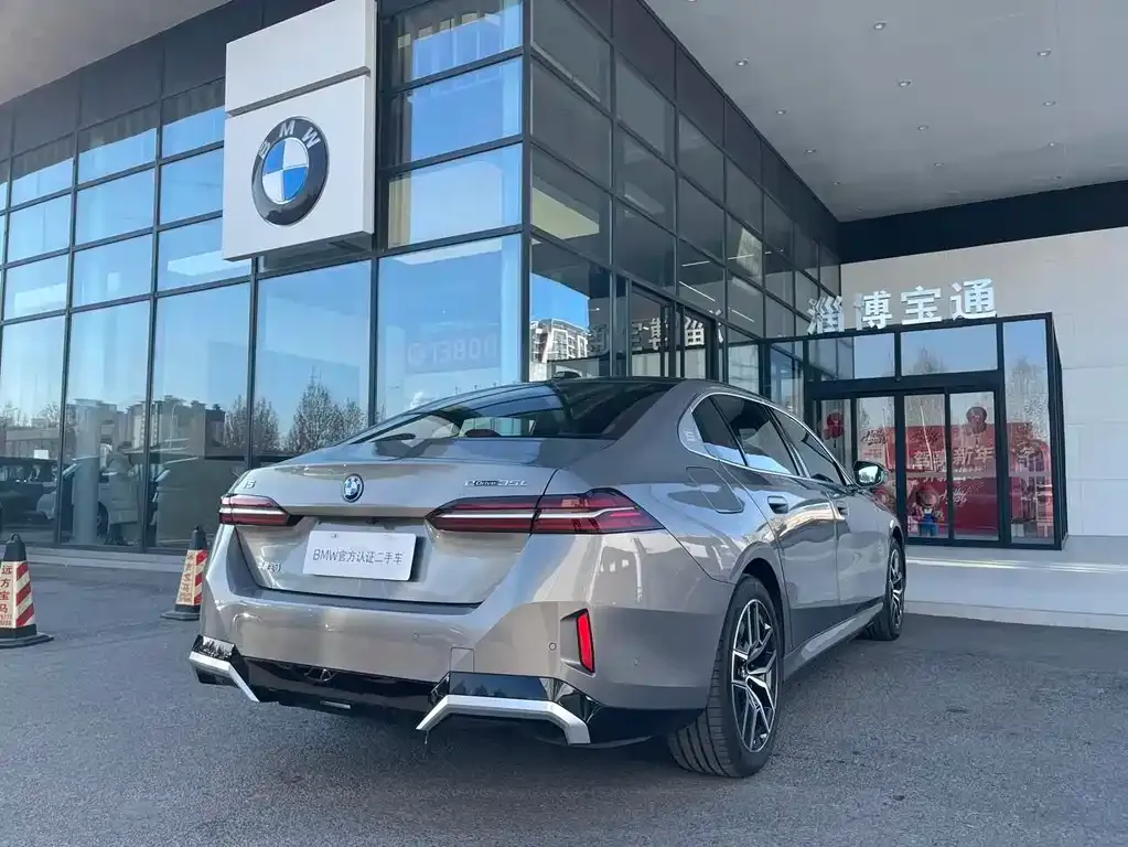 BMW i5 — фото 4