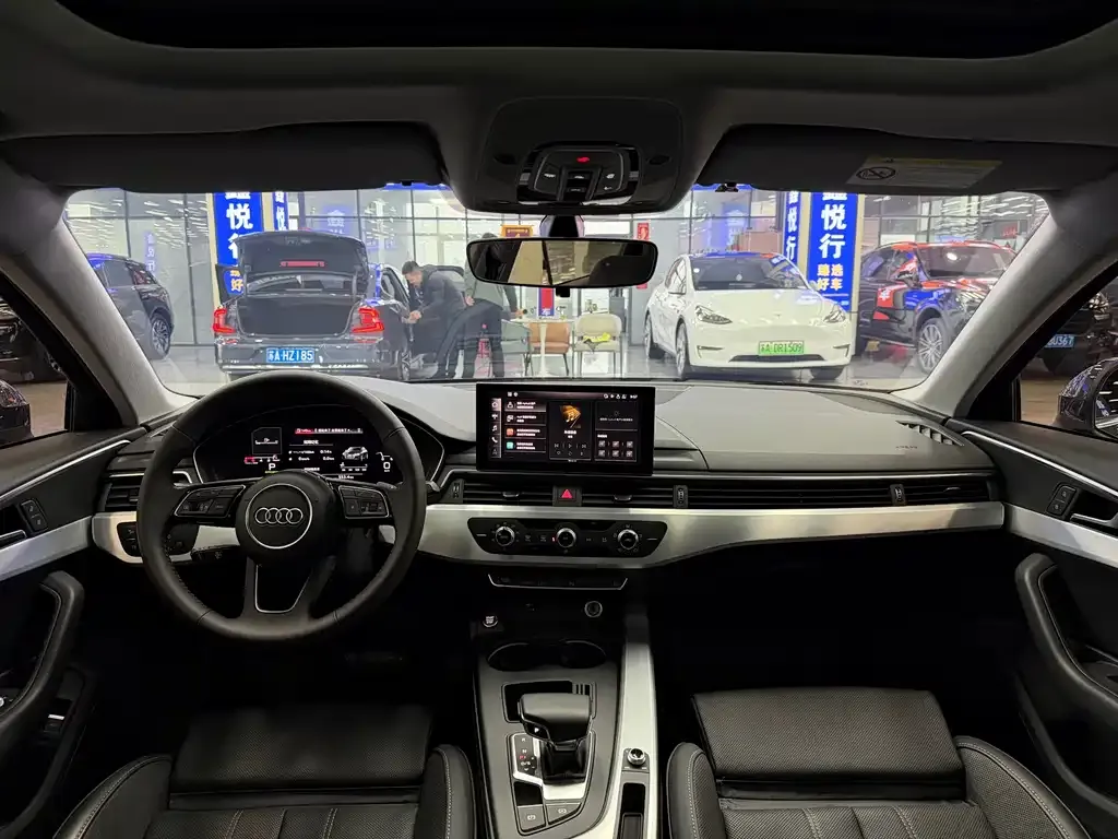 Audi A4L 2021 из CN, фото 9