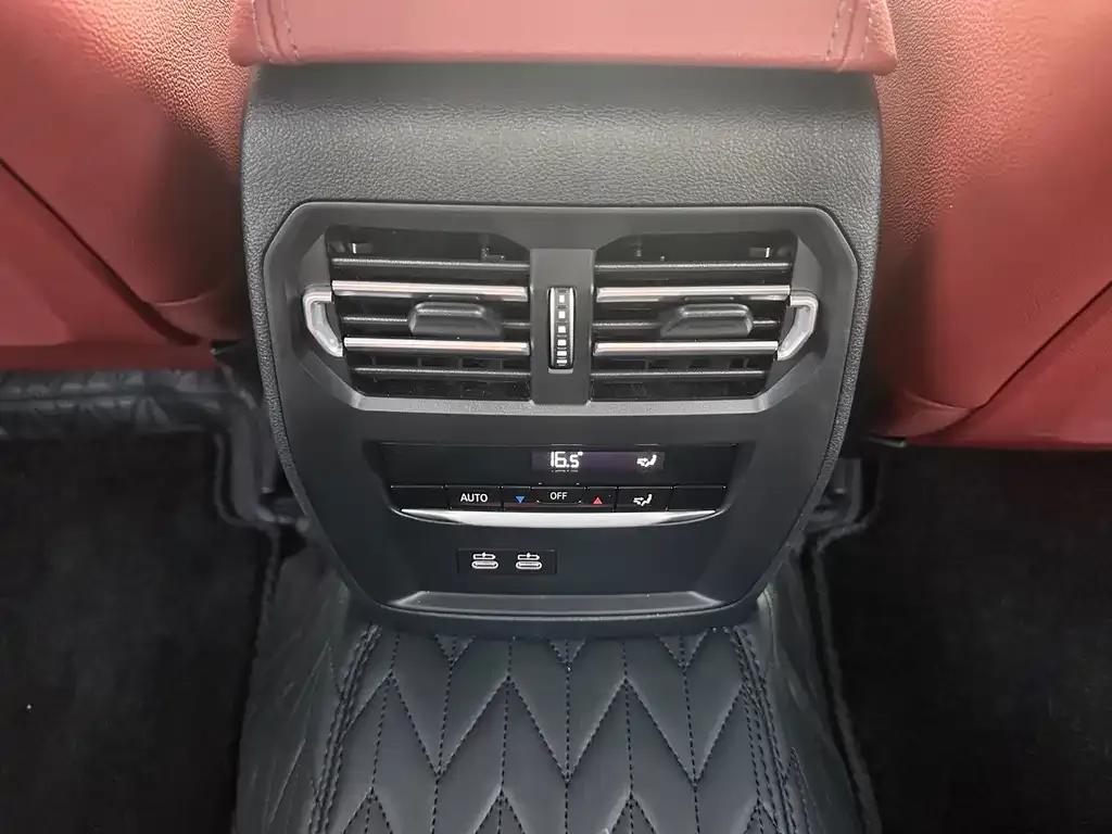 BMW 3 Series 2024 из CN, фото 3