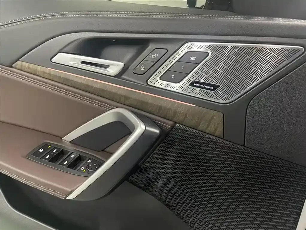 BMW iX1 2025 из CN, фото 10