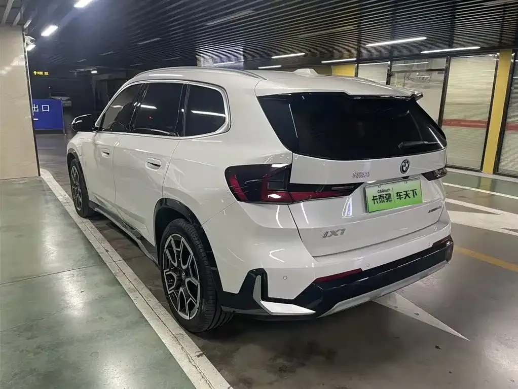 BMW iX1 2025 из CN, фото 8
