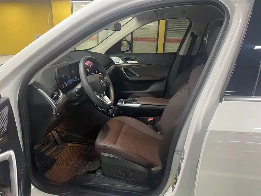 BMW iX1 2025 из CN, фото 4