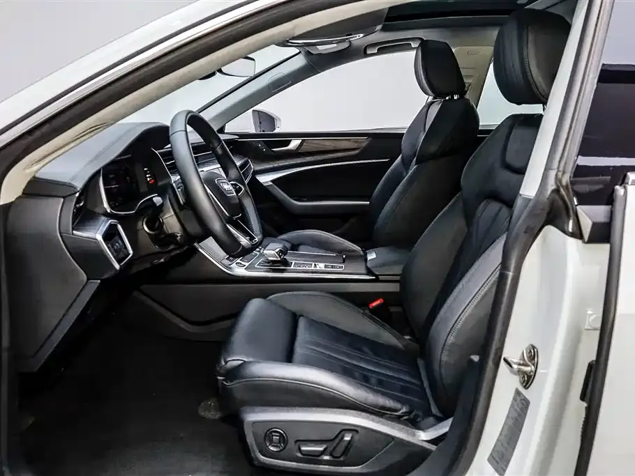 Audi A7 2021 из CN, фото 8