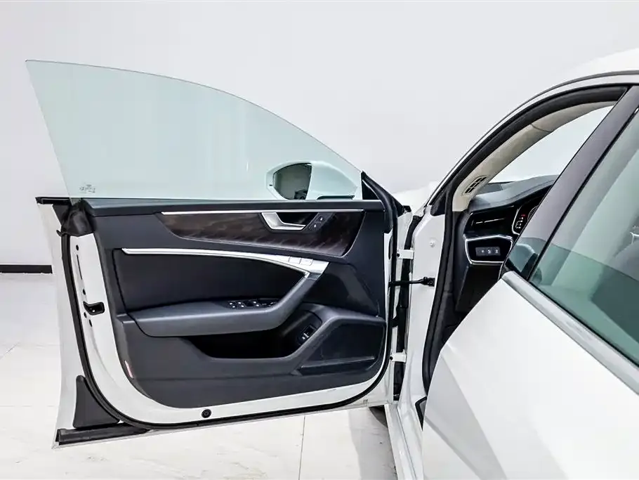 Audi A7 2021 из CN, фото 9