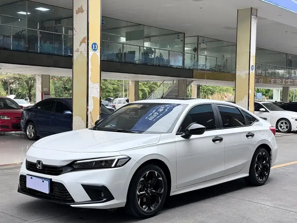 Honda Civic — фото 1