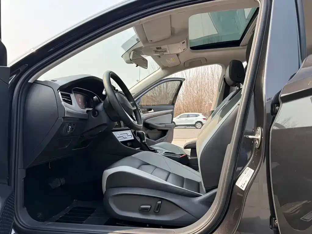 Volkswagen Bora 2023 из CN, фото 4