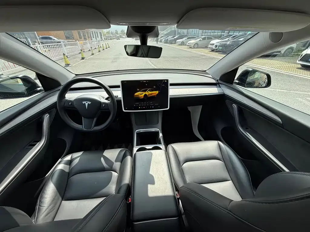 Tesla Model Y 2023 из CN, фото 3