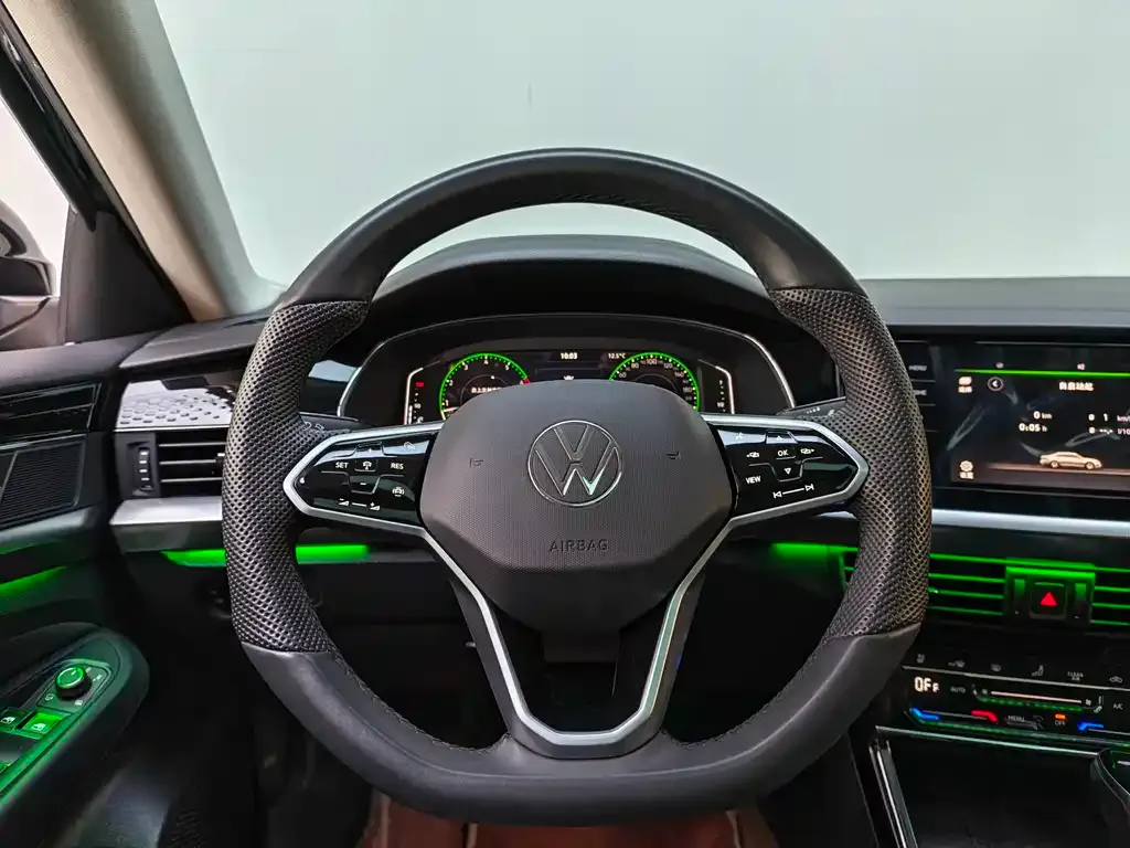 Volkswagen Passat — фото 9