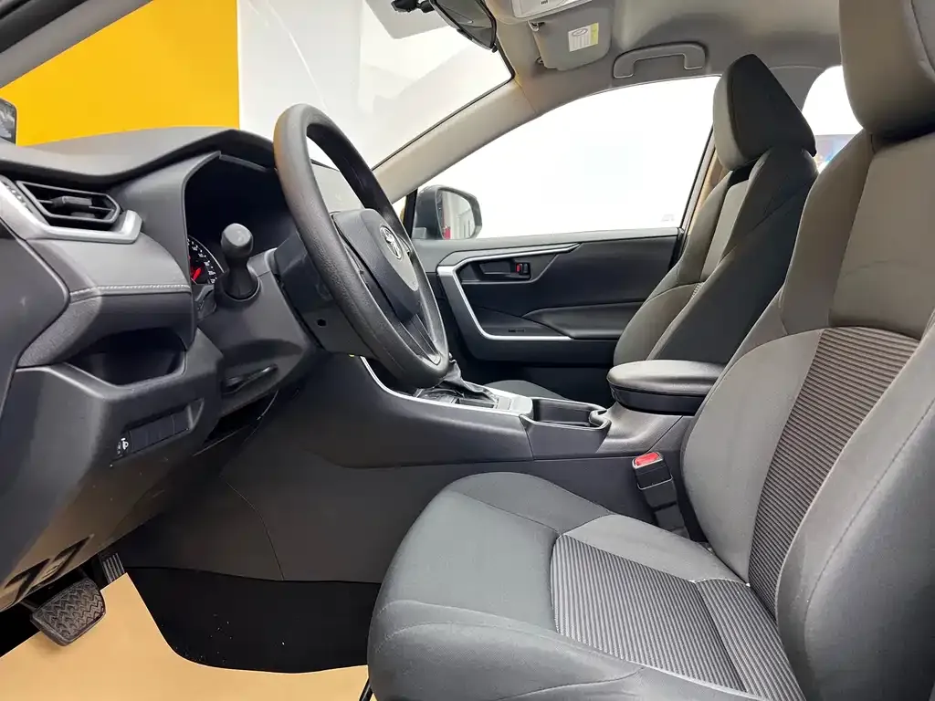 Toyota Wildlander 2024 из CN, фото 3