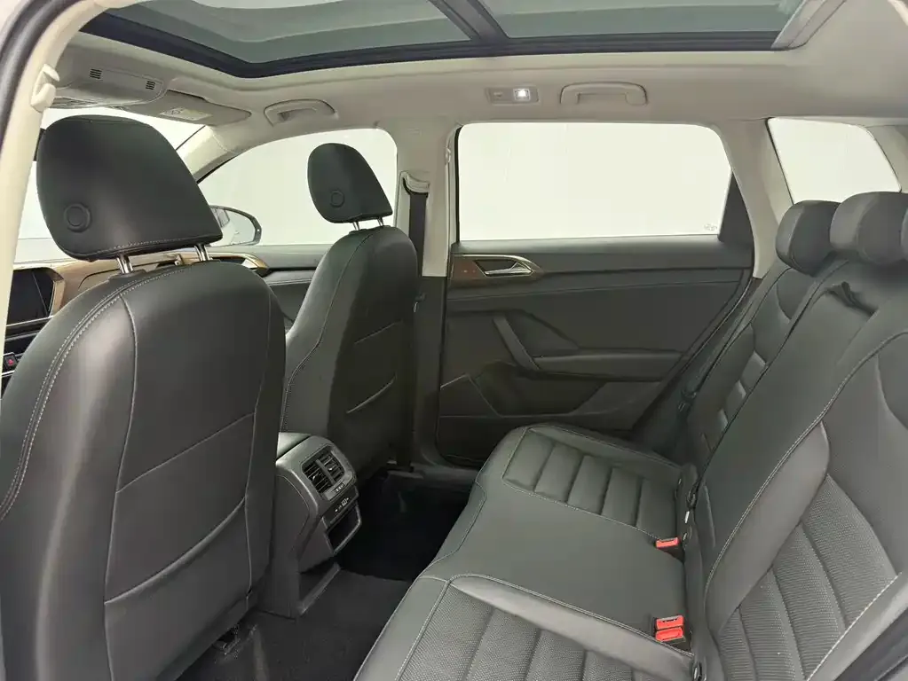Volkswagen Tharu 2022 из CN, фото 7