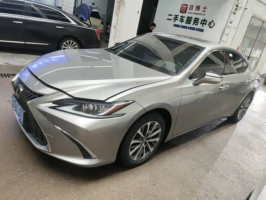 Lexus ES 2023 из CN, фото 1