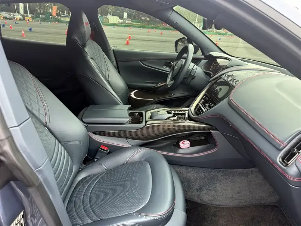 Aston Martin DBX 2022 из CN, фото 7