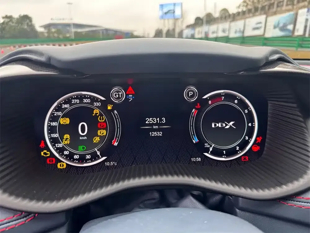 Aston Martin DBX 2022 из CN, фото 8