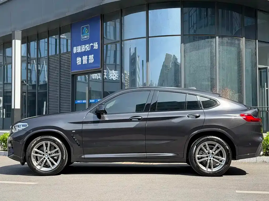 BMW X4 2021 из CN, фото 2