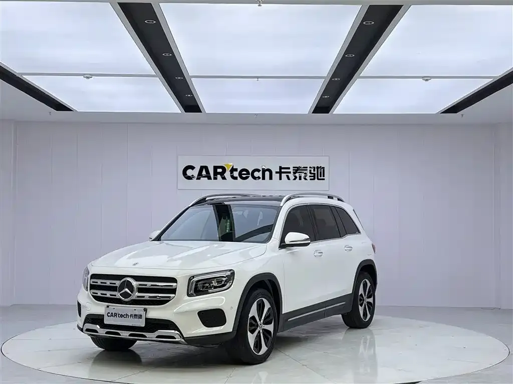Mercedes-Benz GLB — фото 1
