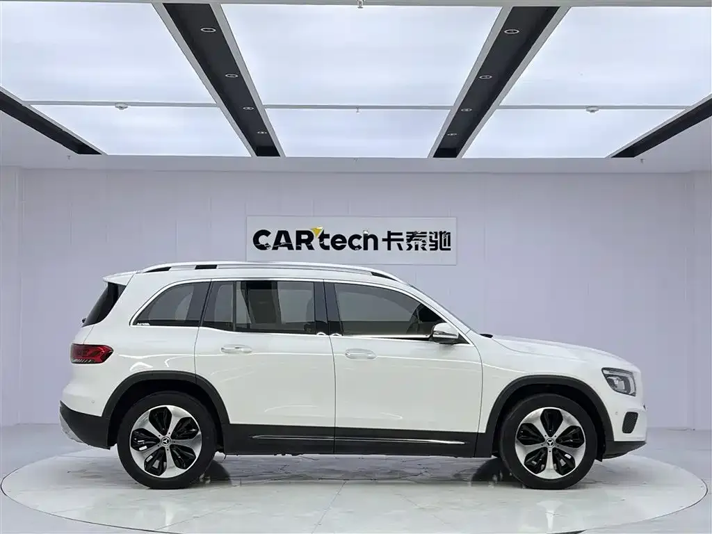 Mercedes-Benz GLB — фото 2