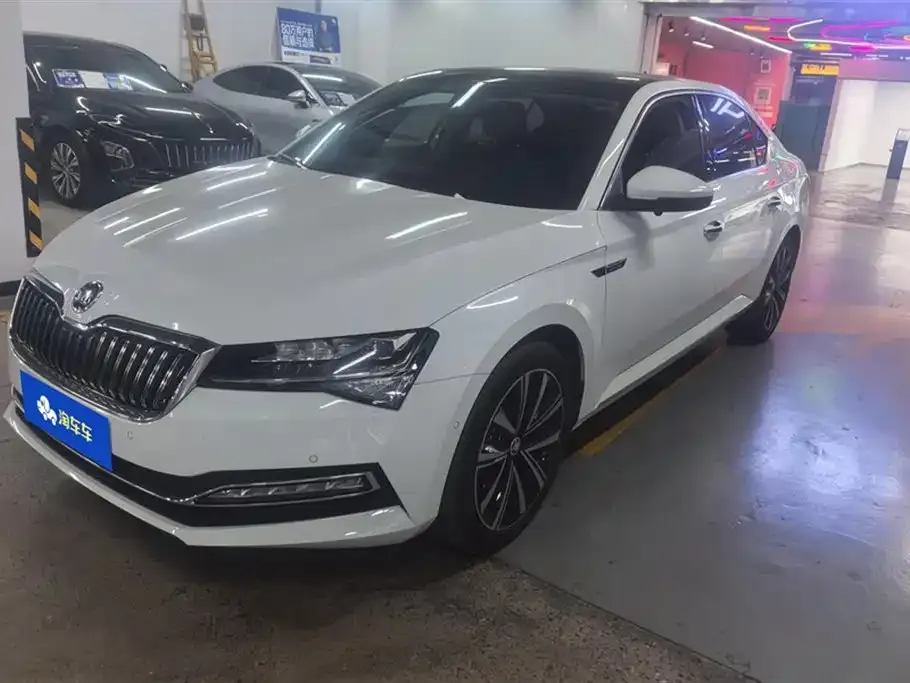 Skoda Superb — фото 1