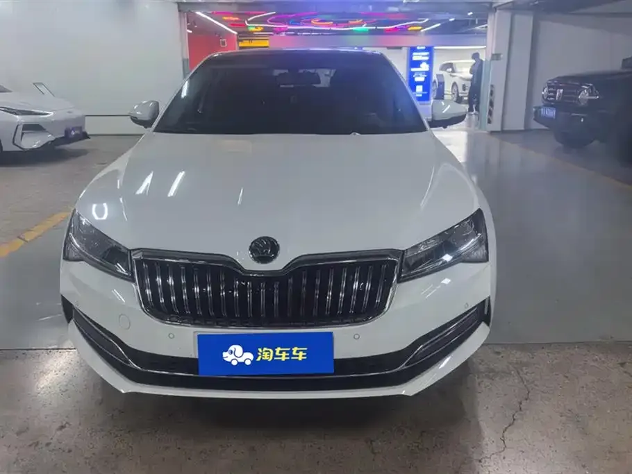 Skoda Superb — фото 9
