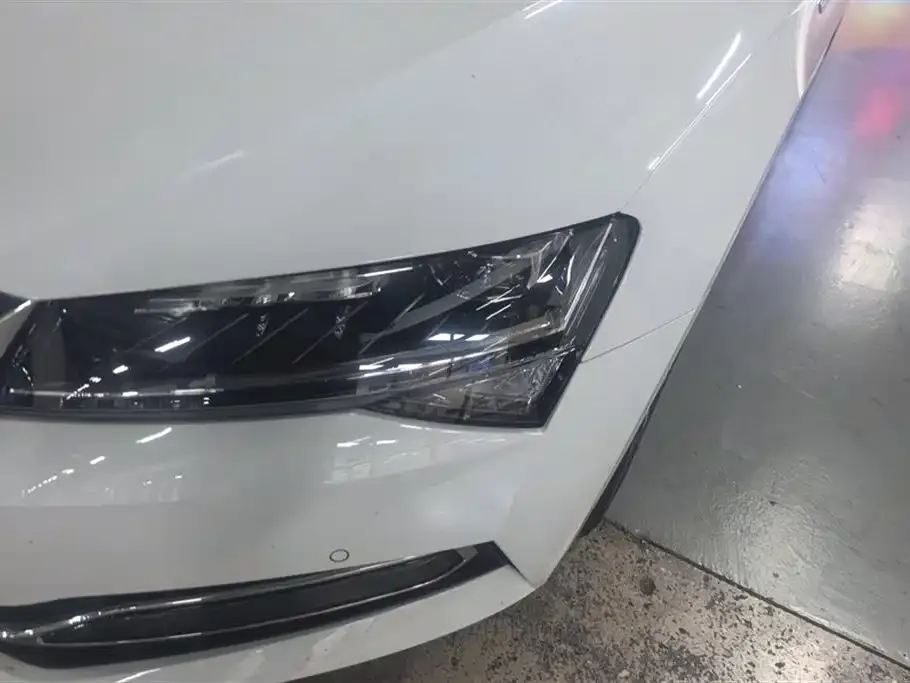 Skoda Superb — фото 6