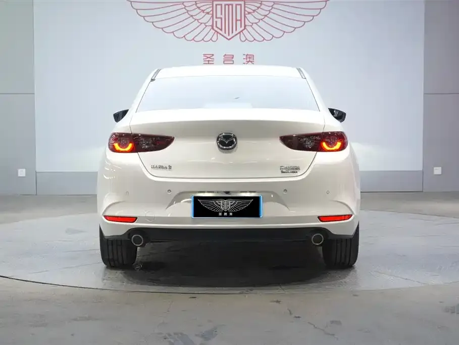 Mazda 3 Axela — фото 4