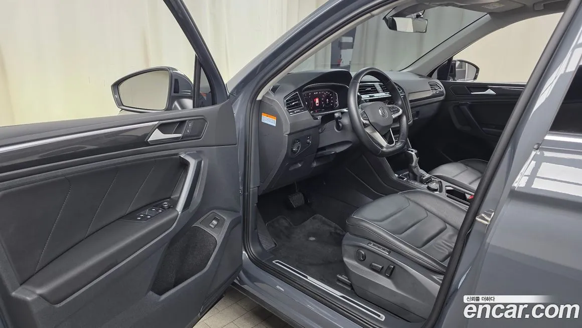 Volkswagen Tiguan — фото 9