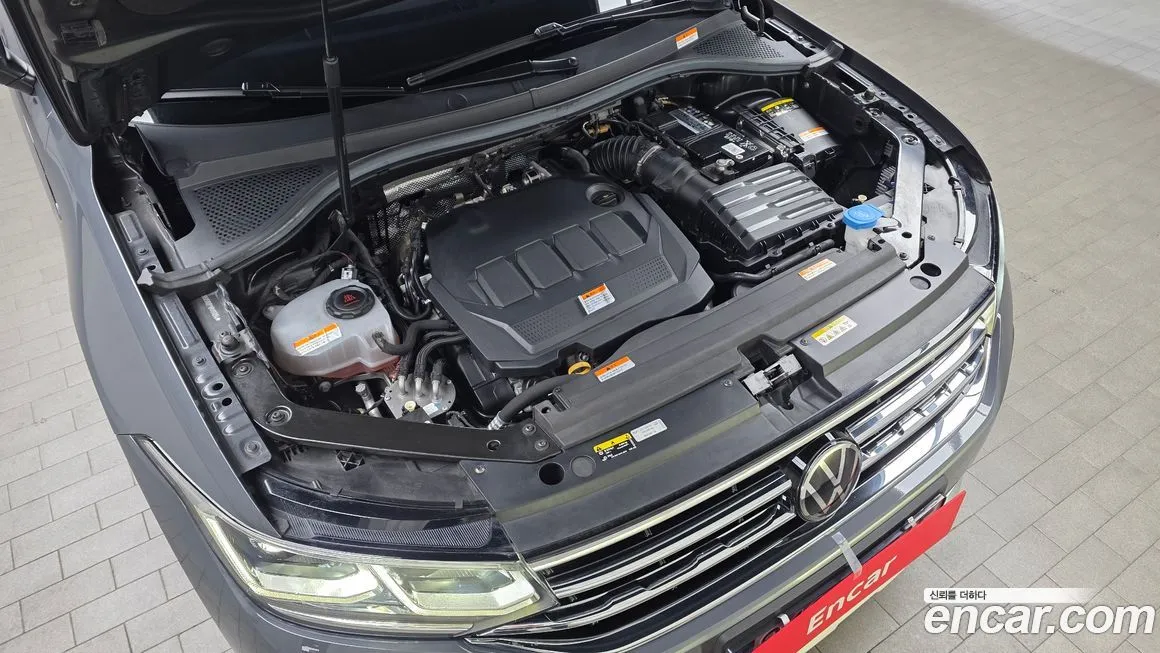 Volkswagen Tiguan — фото 10