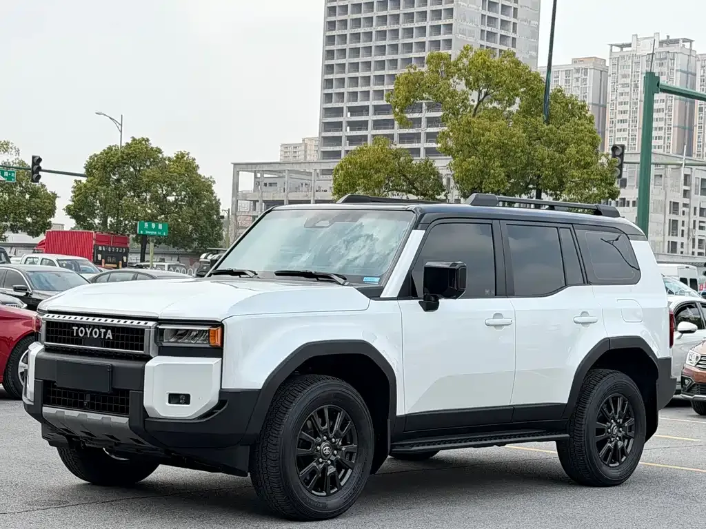Toyota Prado 2024 из CN, фото 1