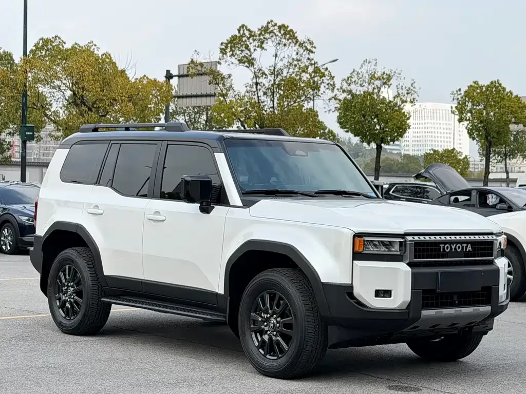 Toyota Prado 2024 из CN, фото 9
