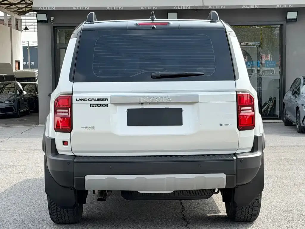 Toyota Prado 2024 из CN, фото 8