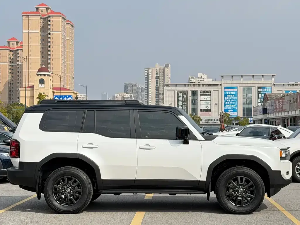 Toyota Prado 2024 из CN, фото 4