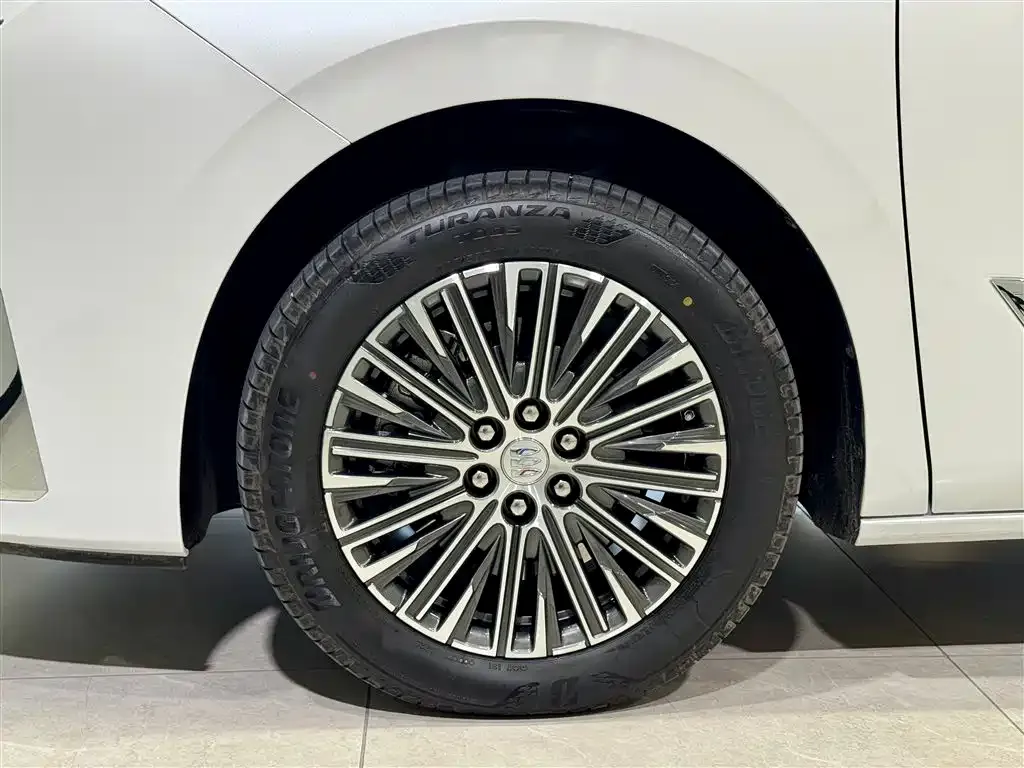 Buick GL8 Hybrid — фото 7