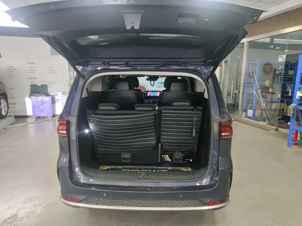 Roewe iMAX8 2022 из CN, фото 7