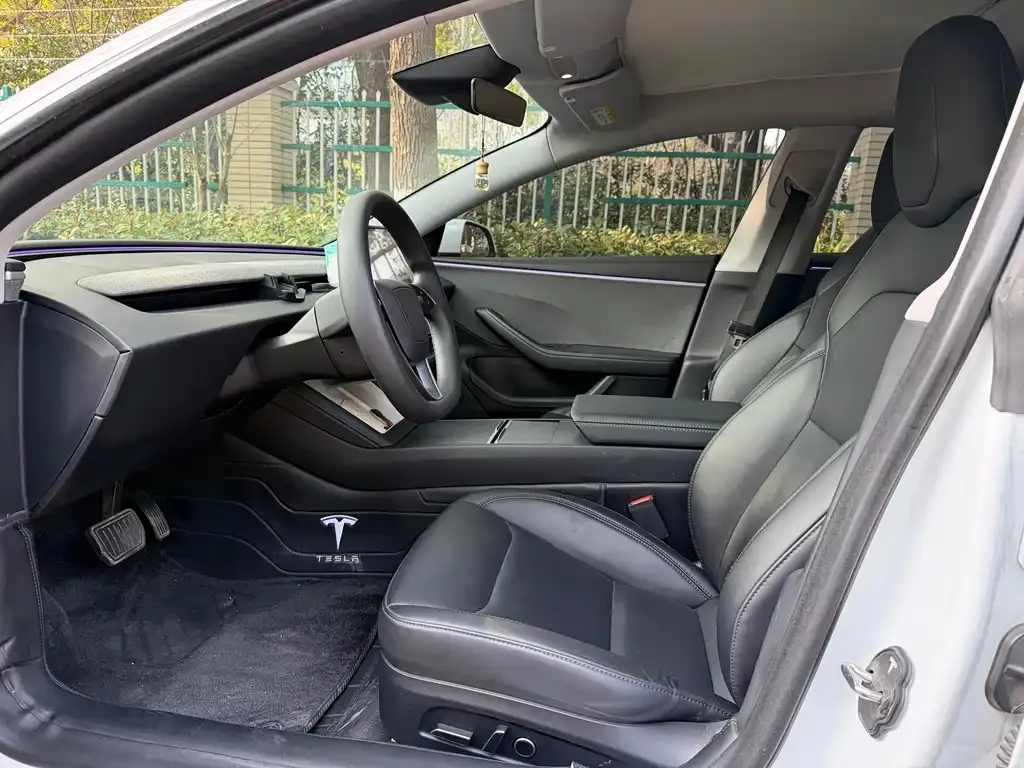 Tesla Model 3 — фото 2