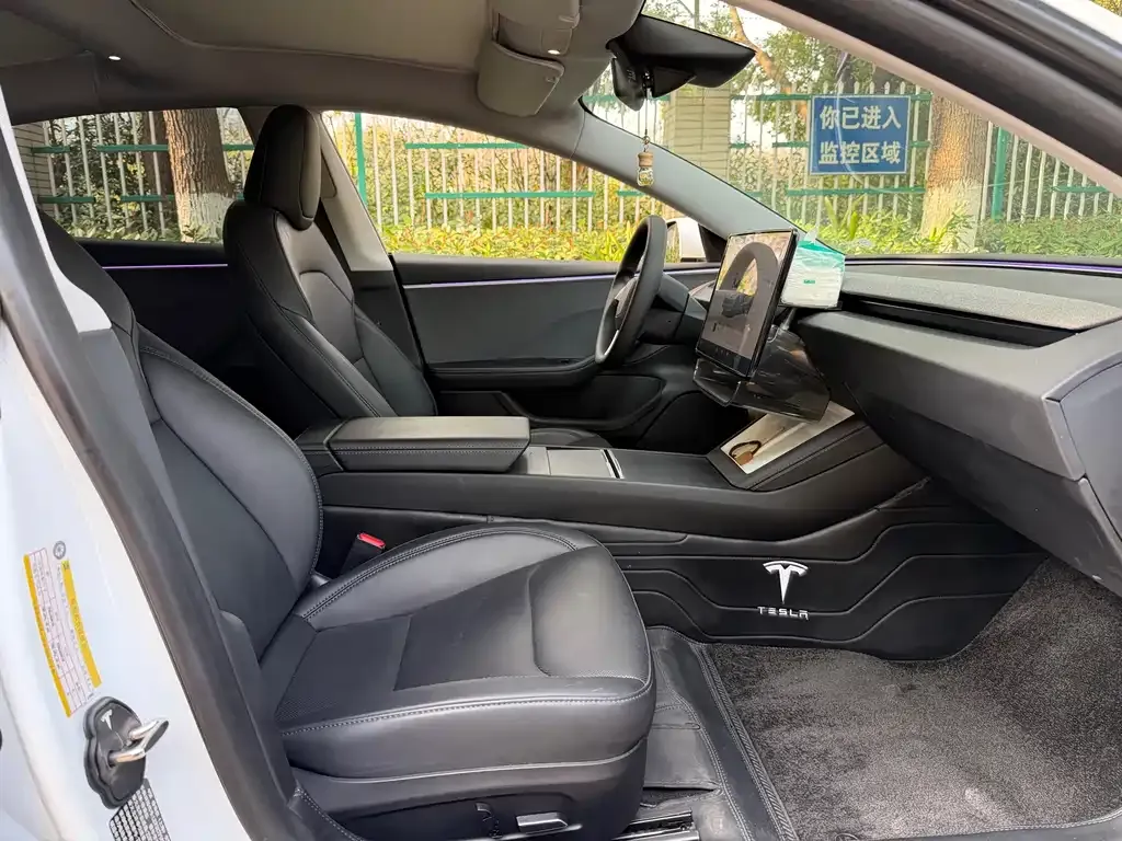 Tesla Model 3 — фото 10