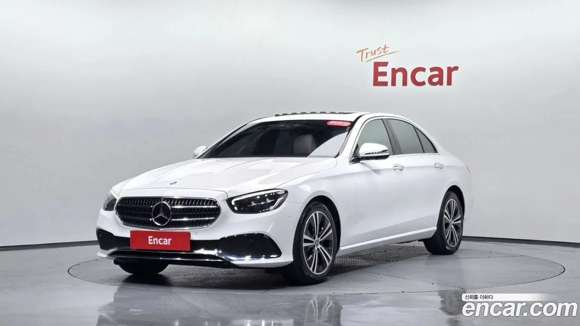 Mercedes-Benz E-Class — фото 1