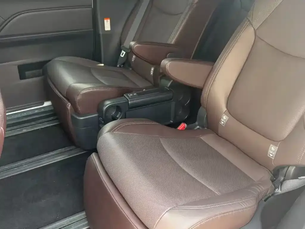 Toyota Granvia 2026 из CN, фото 2