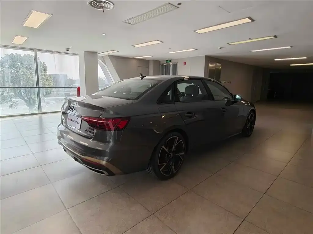 Audi A4L 2024 из CN, фото 3