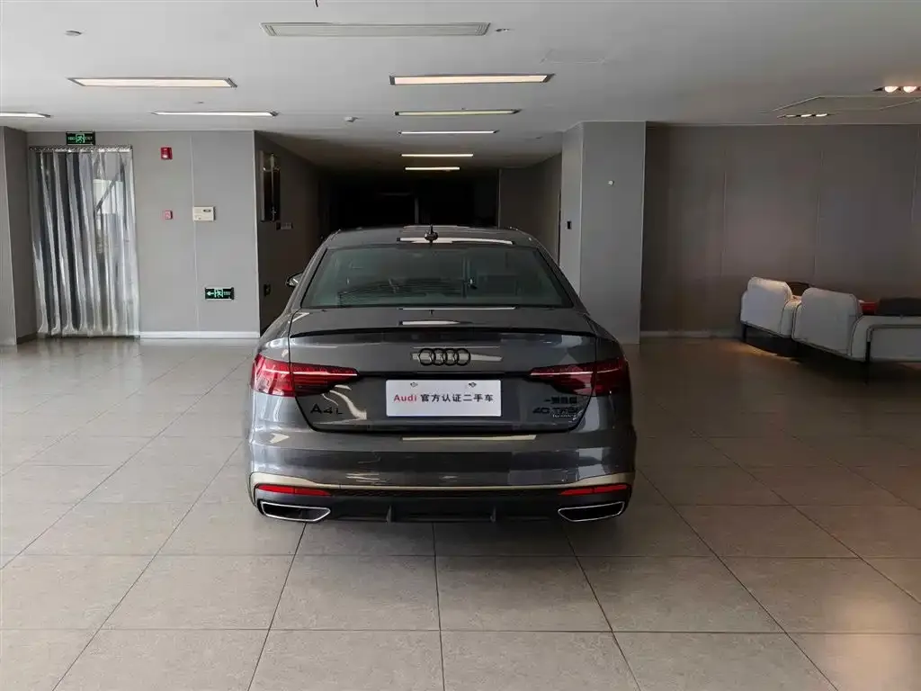 Audi A4L 2024 из CN, фото 5