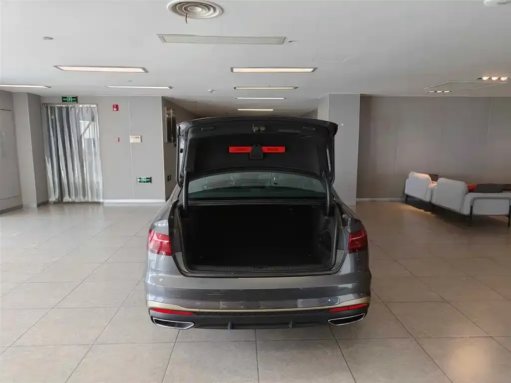 Audi A4L 2024 из CN, фото 7