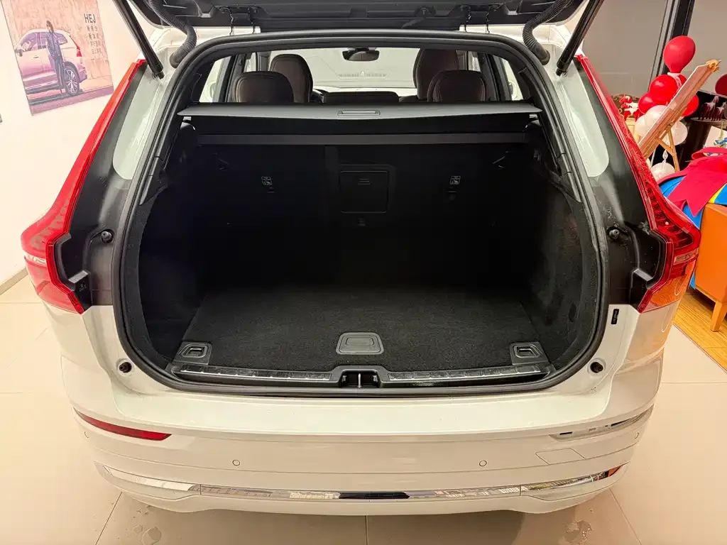 Volvo XC60 2025 из CN, фото 4