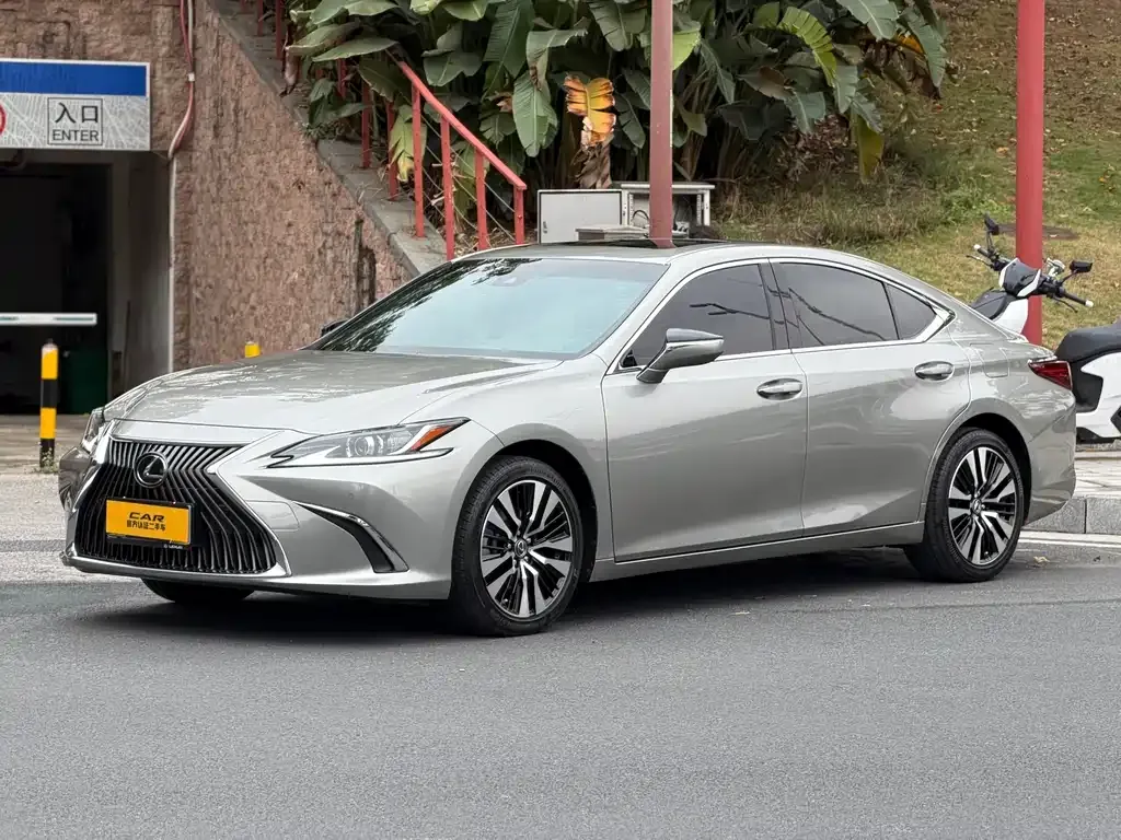 Lexus ES 2021 из CN, фото 1