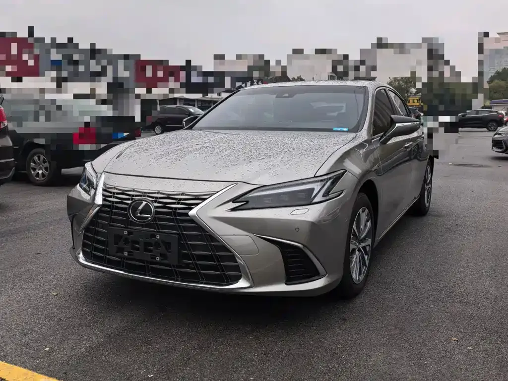 Lexus ES — фото 1