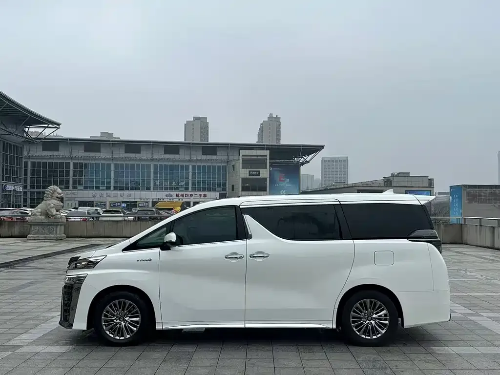 Toyota Vellfire — фото 9