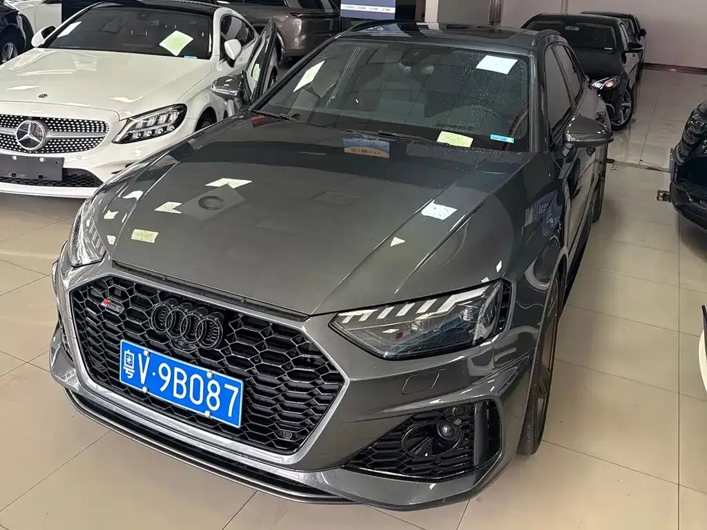 Audi RS 4 2022 из CN, фото 1
