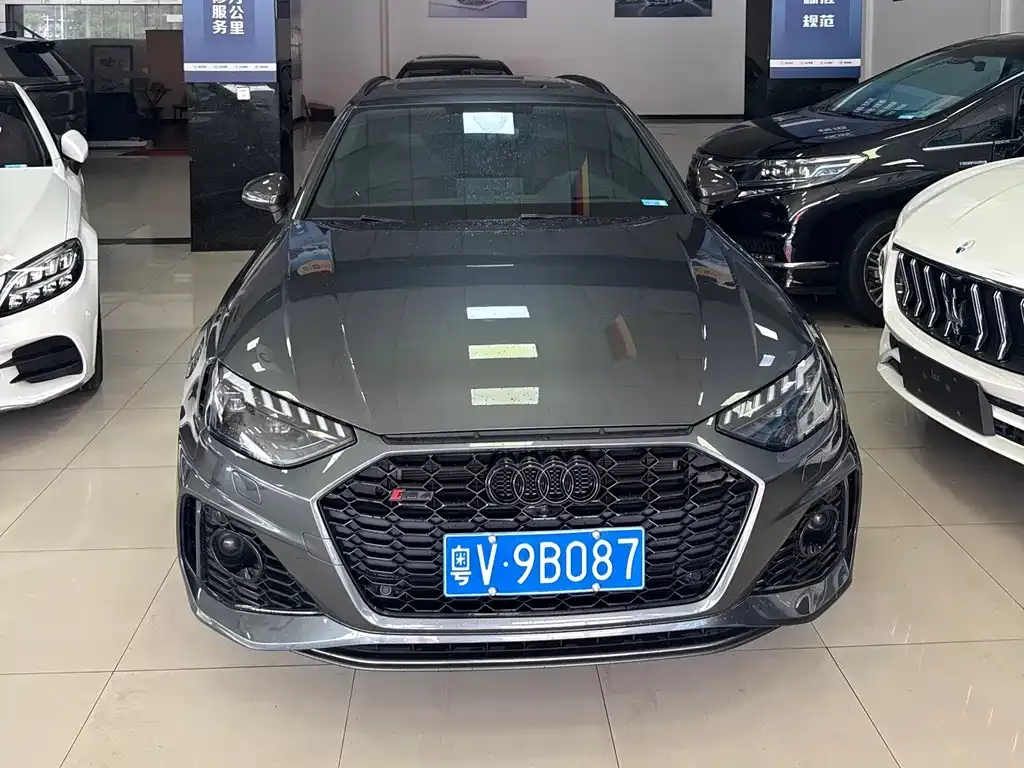 Audi RS 4 2022 из CN, фото 3