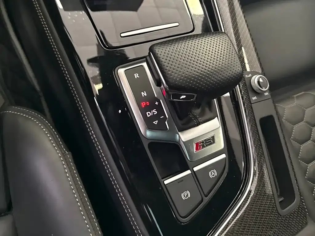 Audi RS 4 2022 из CN, фото 8