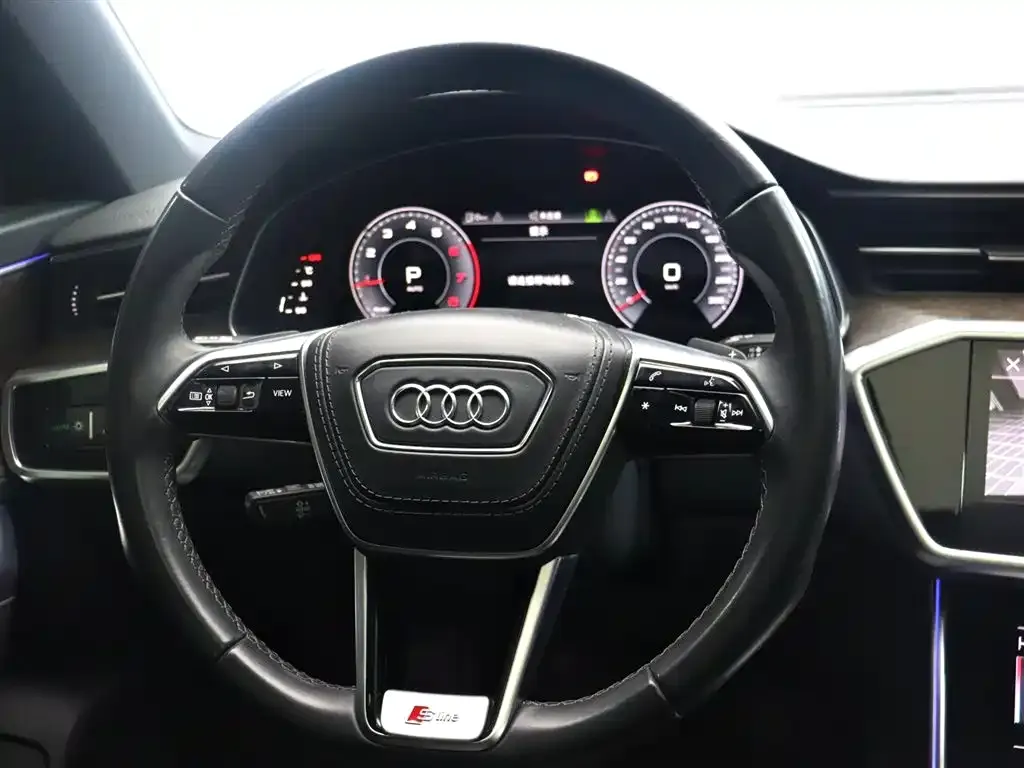 Audi A6L — фото 8