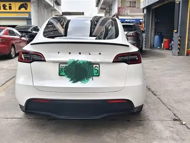 Tesla Model Y — фото 6